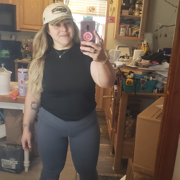 Meet your Posher, Amanda - Picture 4 of 6